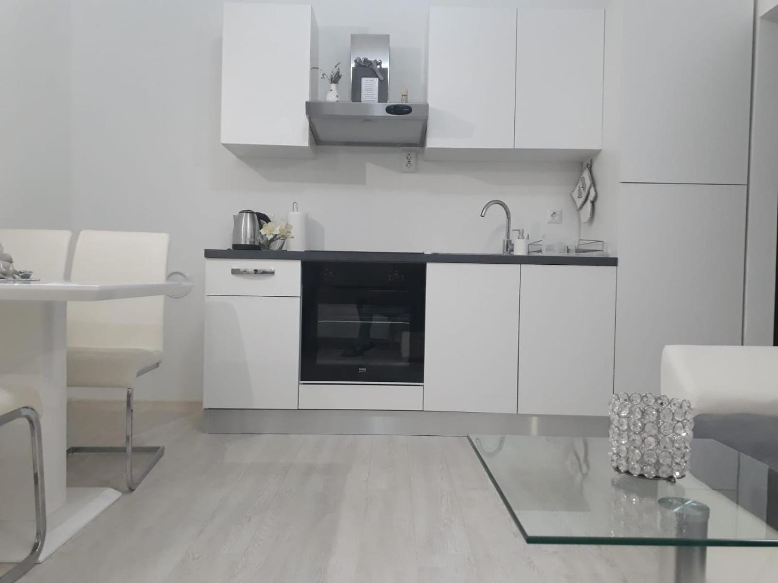 Apartman Kristina - Self Check In & Check Out Otočac Exterior foto