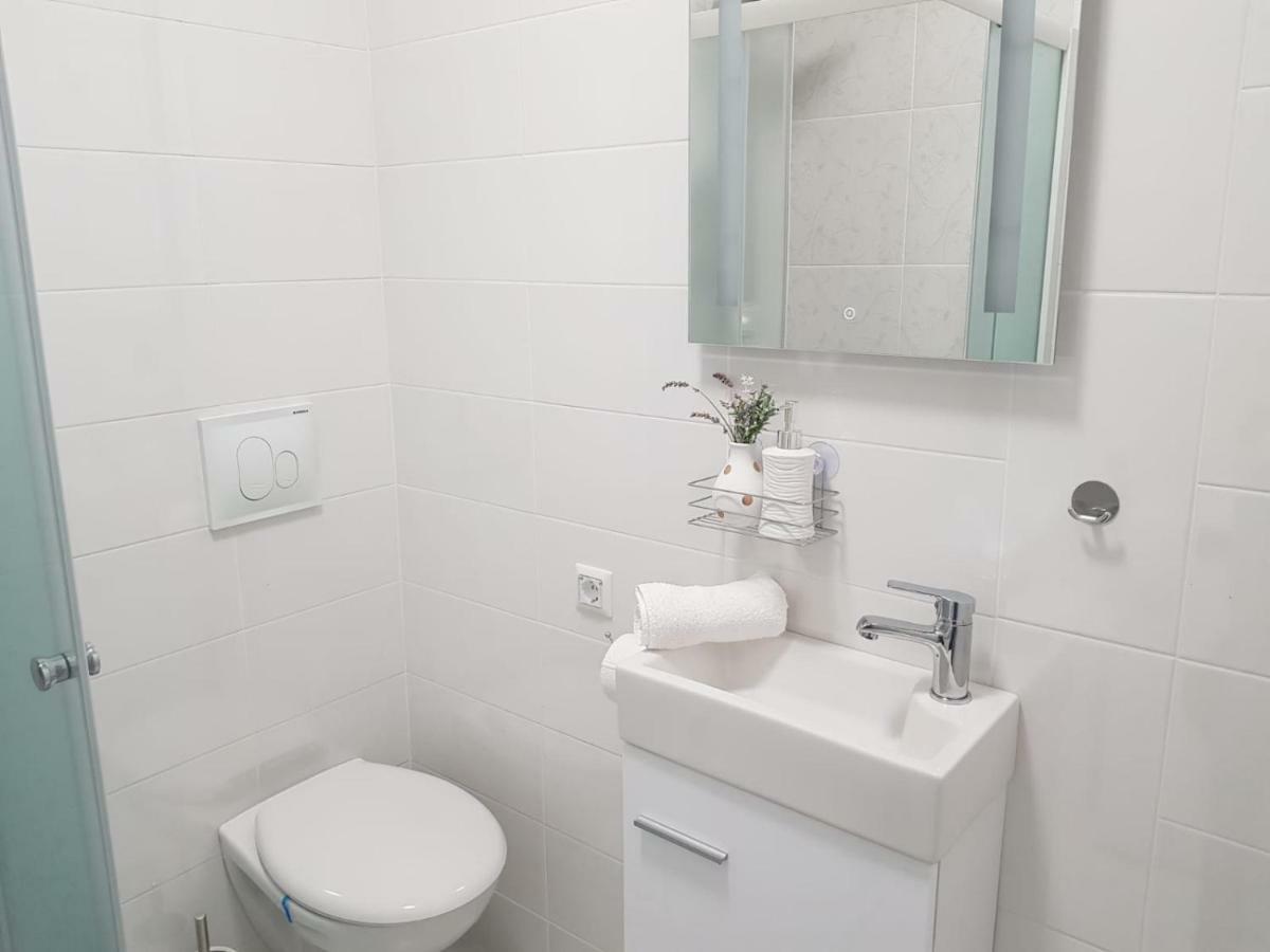 Apartman Kristina - Self Check In & Check Out Otočac Exterior foto
